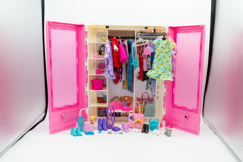 Mattel Barbie Ultimate Closet Playset 2018 Doll Clothes Shoes Accessories Lot